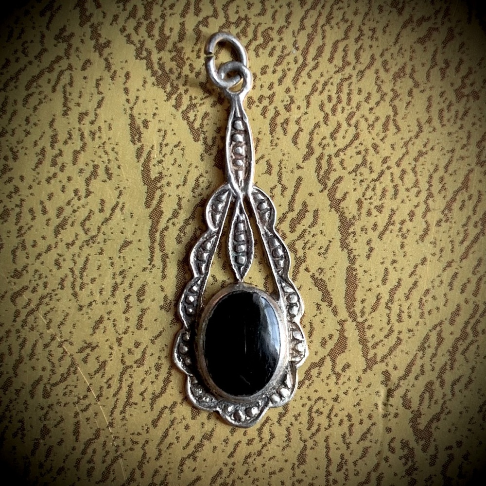 Small Gothic Vintage Black Silver pendant